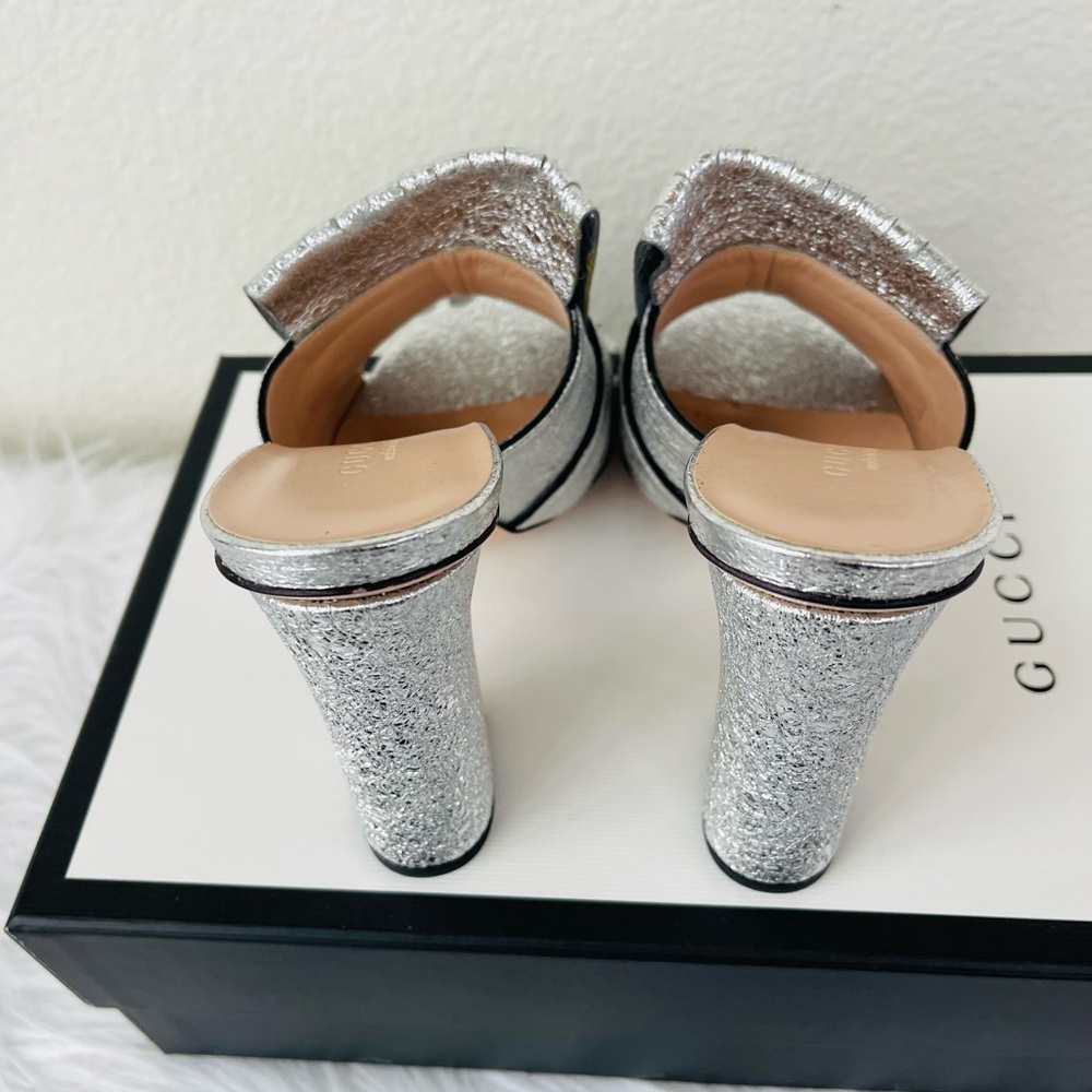 New! Gucci GG Marmont
Fringed Metallic Leather
Mules Sandals
SILVER Size 38 - Picture 14 of 16